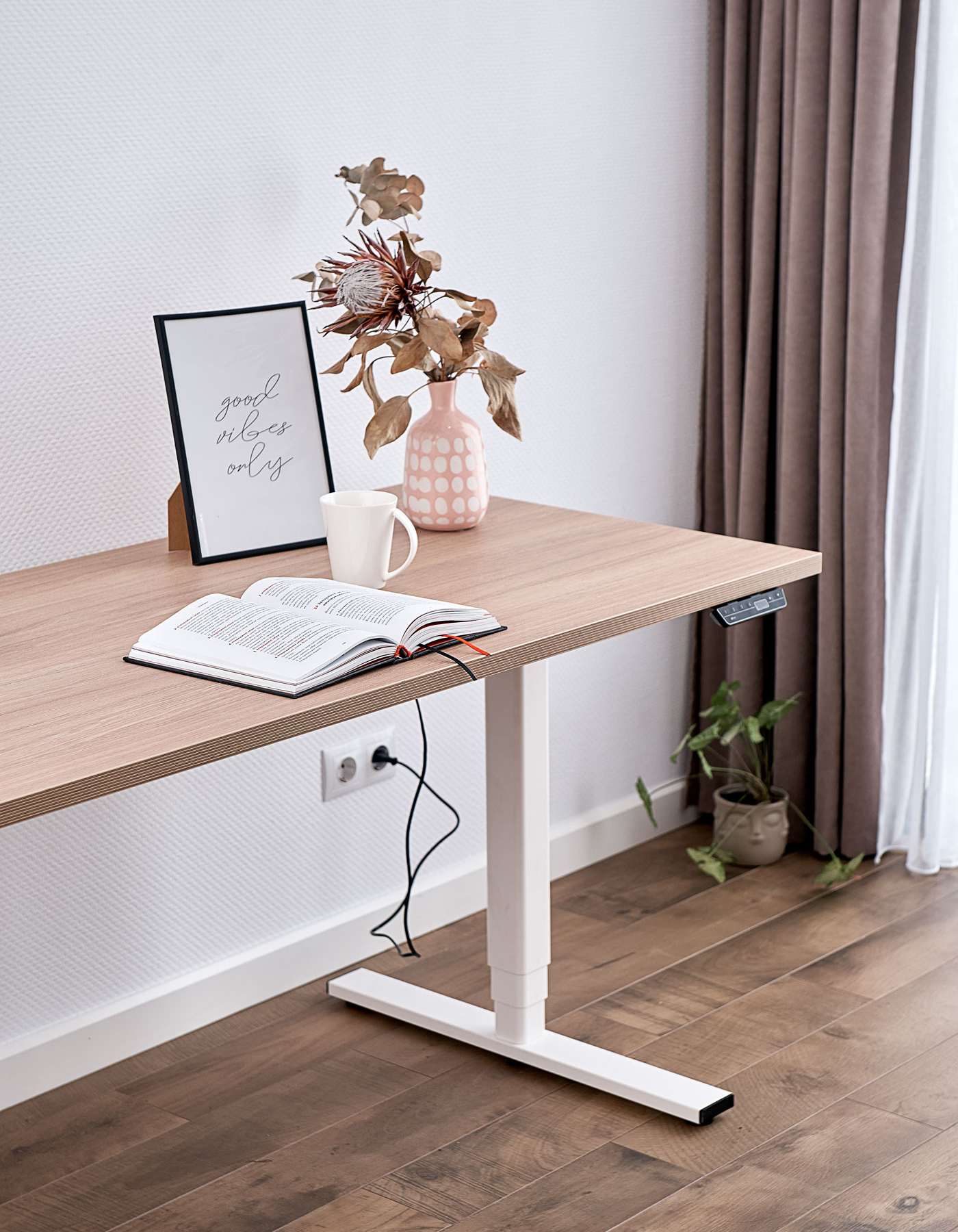 Höhenverstellbarer Schreibtisch - Deskolonia Melamin White