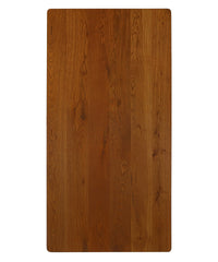 Schreibtischplatte aus Eichenholz im Farbton Old Brown mit natürlicher Holzmaserung.