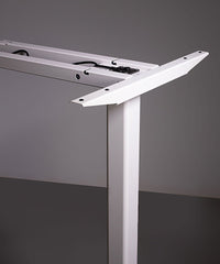 Weißes, höhenverstellbares Tischgestell (Modell Seckom) aus Metall für Schreibtische.