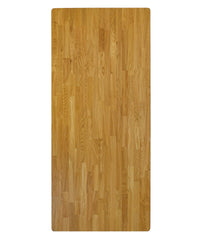 Schreibtischplatte aus naturbelassenem Eichenholz mit lebendiger Holzmaserung.