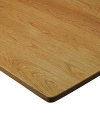 Schreibtischplatte aus Eichenholz (NaturPro) mit feiner, natürlicher Maserung.