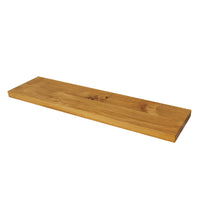 Schwebendes Wandregal aus naturgeölter Eiche mit unsichtbarer Wandhalterung im minimalistischen Design.